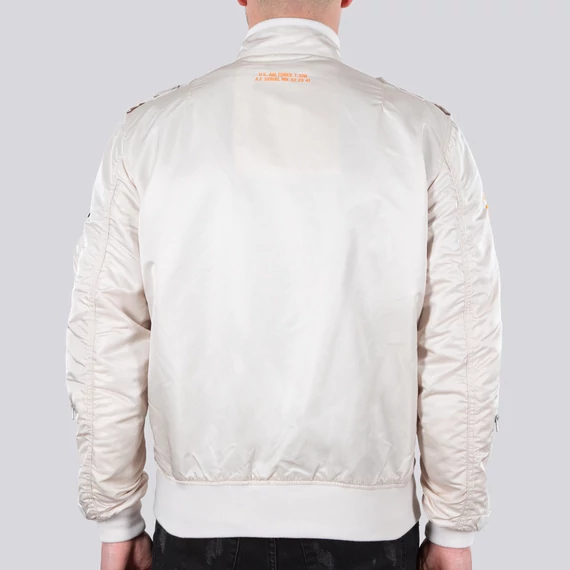 Falcon II - jet stream white