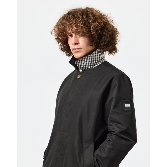 Whitehouse Mac Jacket - black